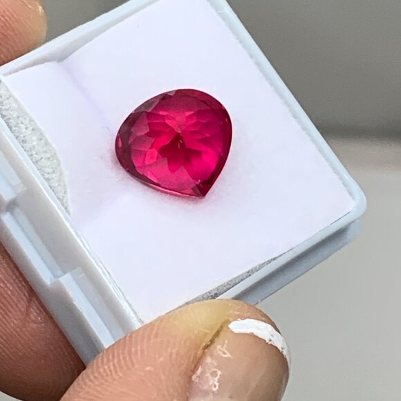 DAZZLING Certified Pear Ruby Gemstone - Picture 12 of 14